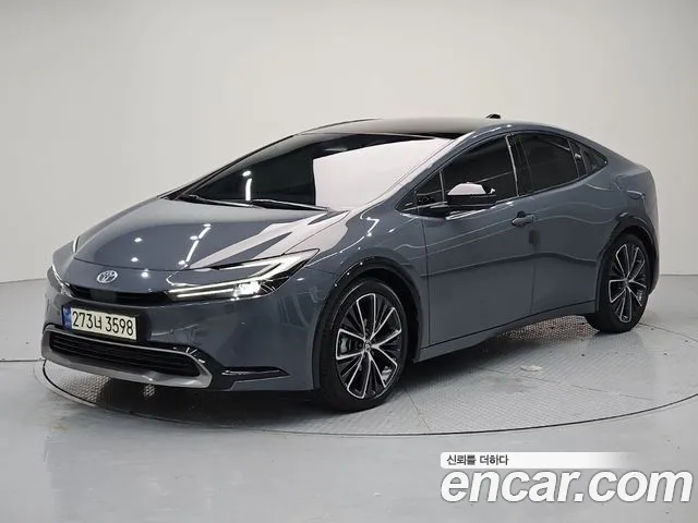 Фотография автомобиля — Toyota Prius 5th Gen