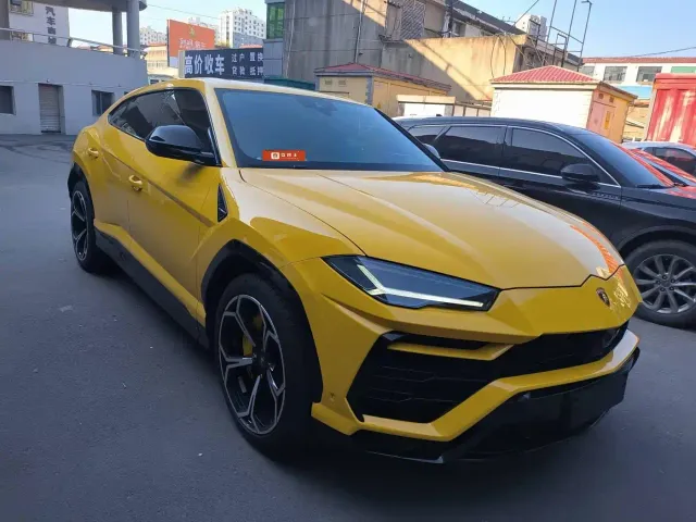 Lamborghini Urus — Фото автомобиля 9