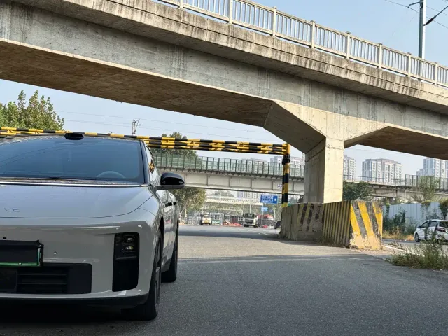 Li Auto i6 — Фото автомобиля 5