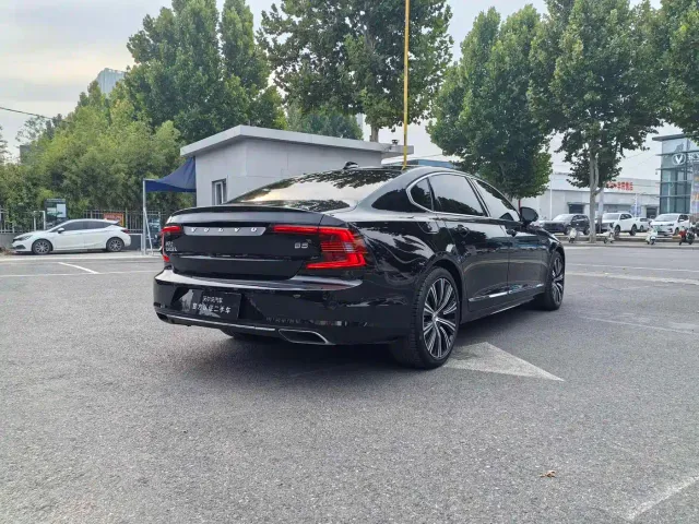 Volvo S90 — Фото автомобиля 11