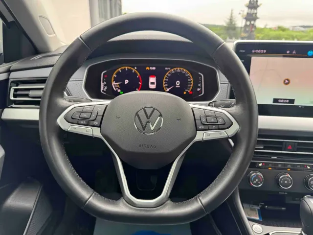 Volkswagen Lavida — Фото автомобиля 15