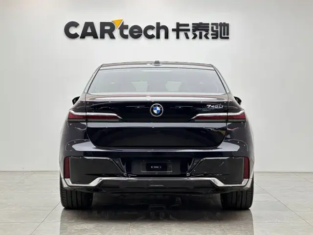 BMW 7 Series — Фото автомобиля 4