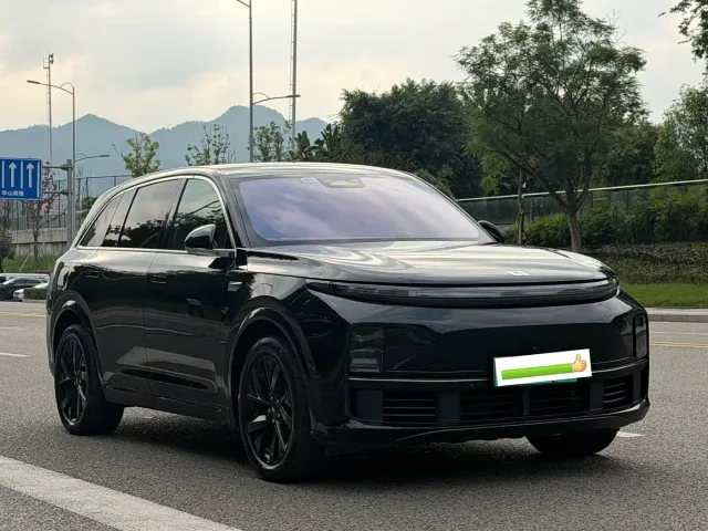 Li Auto L7 — Фото автомобиля 8