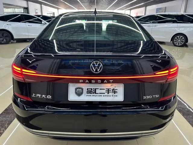 Volkswagen Passat — Фото автомобиля 4