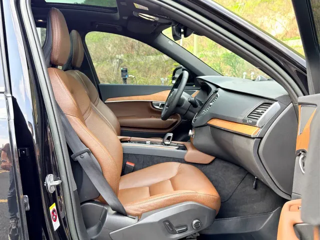 Volvo XC90 — Фото автомобиля 15