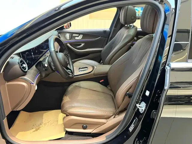 Mercedes-Benz E-Class — Фото автомобиля 5