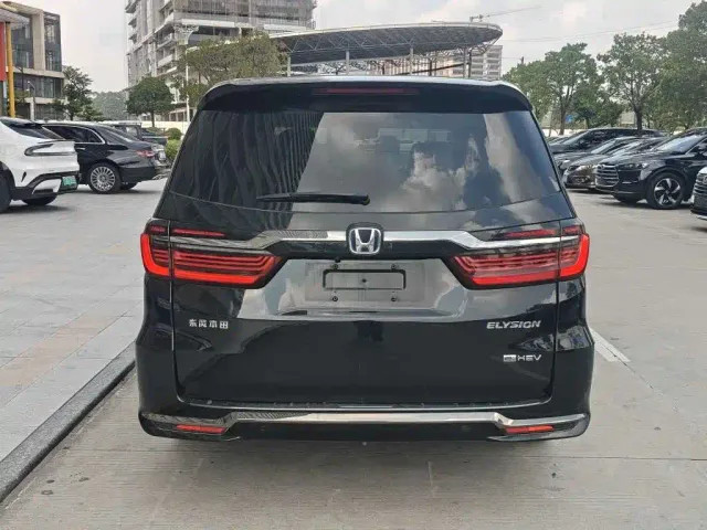 Honda Elysion — Фото автомобиля 7