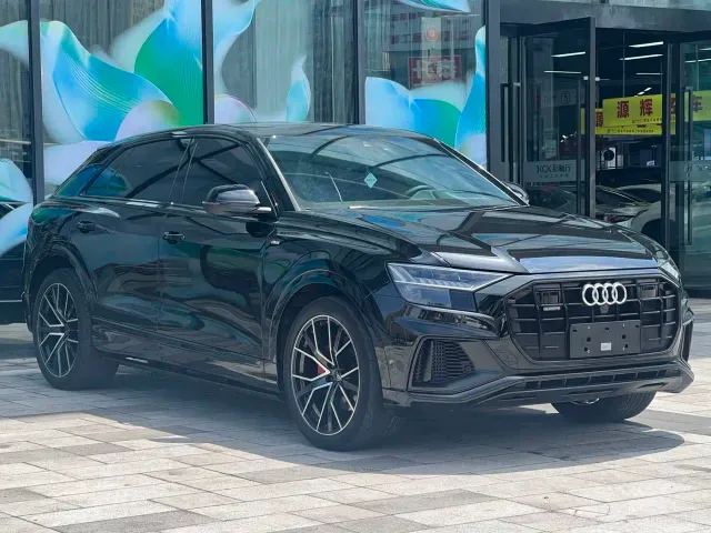 Audi Q8 — Фото автомобиля 5