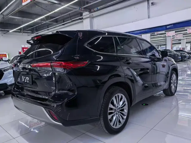Toyota Highlander — Фото автомобиля 6