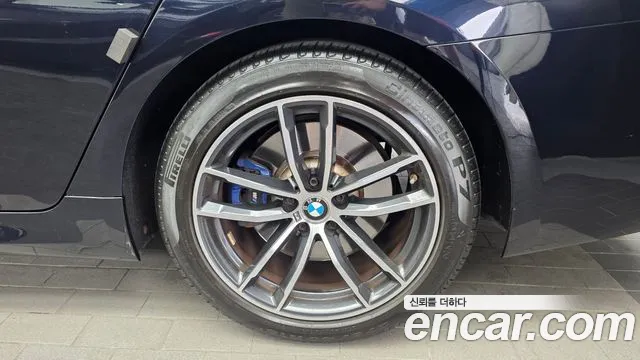BMW 5-Series — Фото автомобиля 20