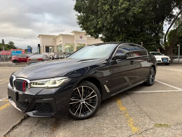 Фотография автомобиля — BMW 5 Series