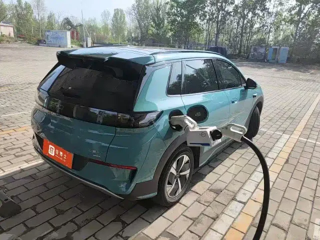 BYD Sealion 05 EV — Фото автомобиля 4