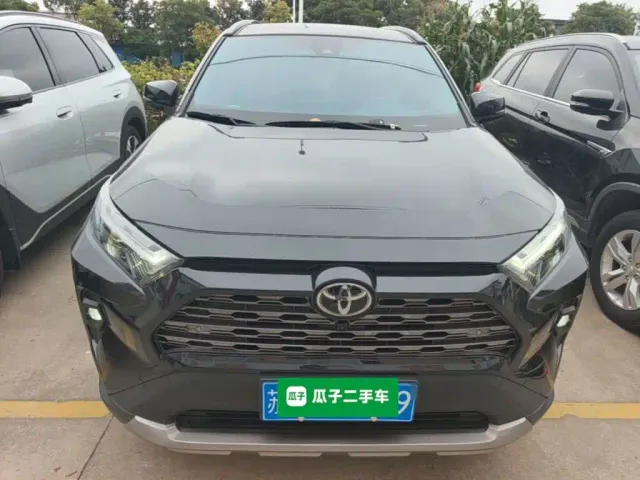 Toyota RAV4 — Фото автомобиля 2