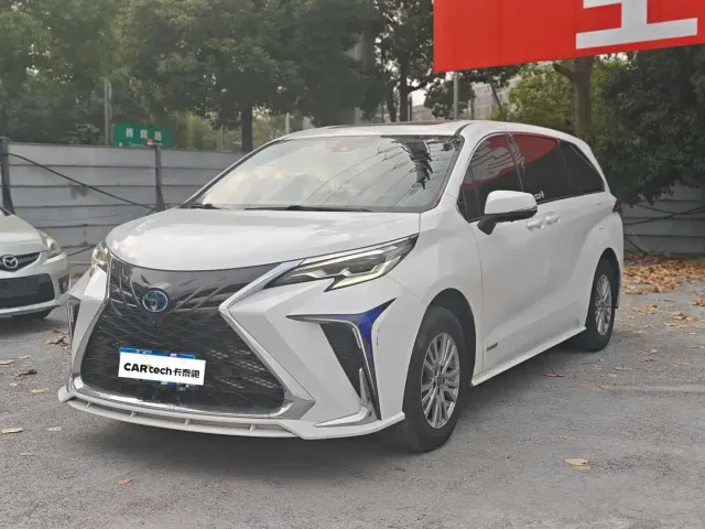 Фотография автомобиля — Toyota Sienna