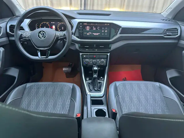 Volkswagen T-Cross — Фото автомобиля 13