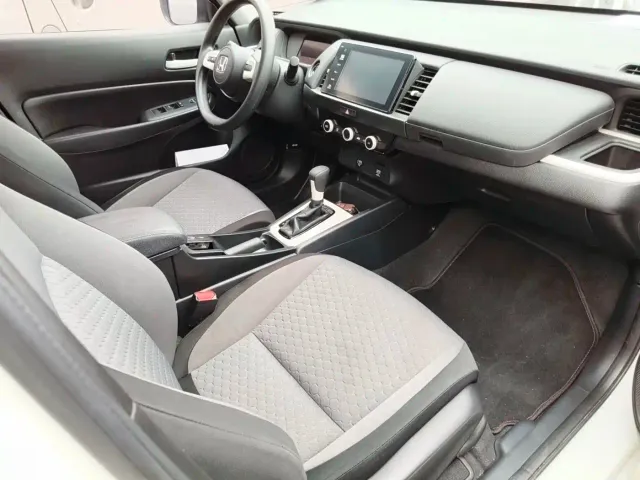 Honda Fit — Фото автомобиля 6
