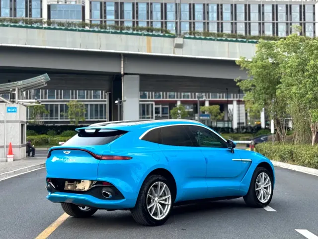 Aston Martin DBX — Фото автомобиля 8