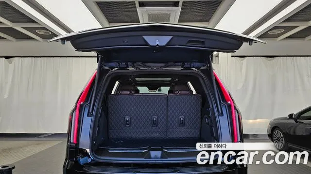 Cadillac Escalade 5th Gen — Фото автомобиля 25
