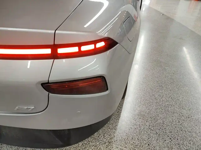 Xpeng P7 — Фото автомобиля 7