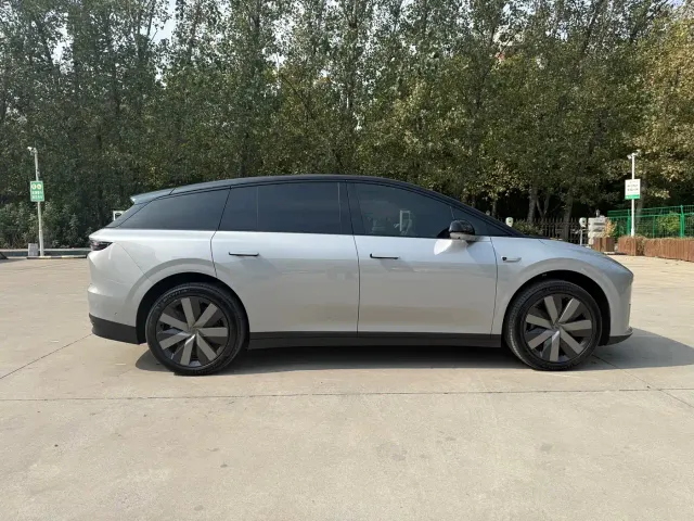 Li Auto i6 — Фото автомобиля 17