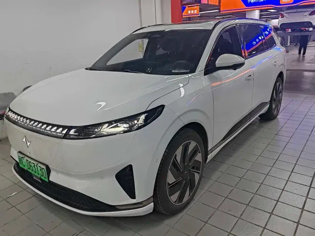 Фотография автомобиля — Dongfeng eπ 008