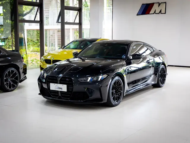 Фотография автомобиля — BMW M4