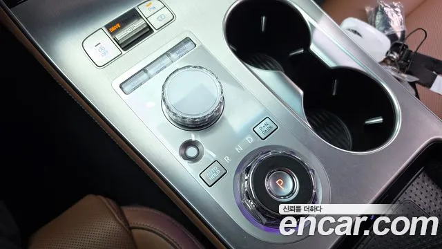 Genesis GV70 — Фото автомобиля 12