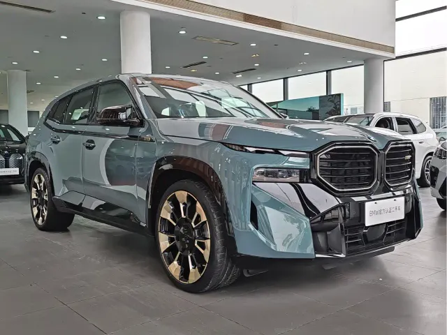 BMW XM — Фото автомобиля 3