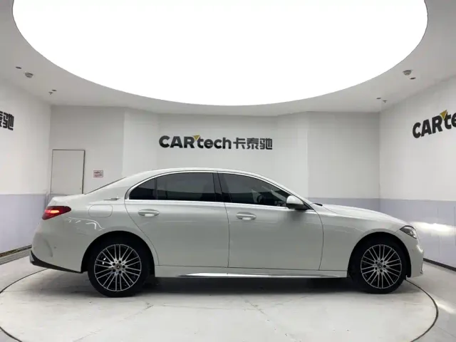 Mercedes-Benz C-Class — Фото автомобиля 4