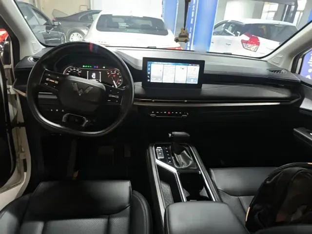 Wuling Jiachen — Фото автомобиля 9