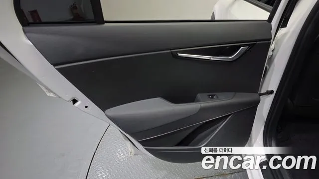 Kia Niro — Фото автомобиля 14