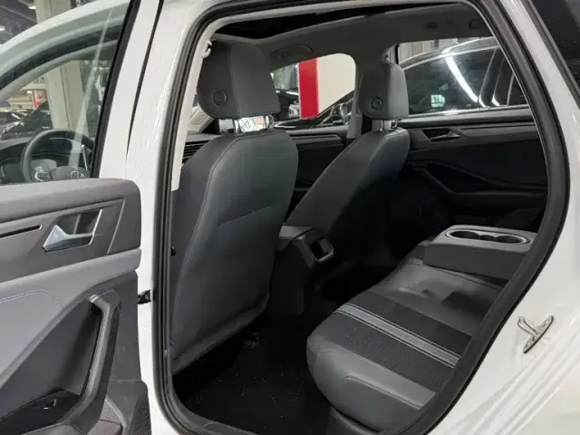Volkswagen Sagitar — Фото автомобиля 7