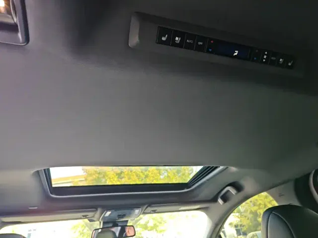 Toyota Sienna — Фото автомобиля 17