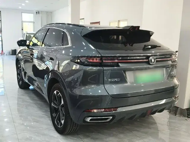 Changan UNI-K iDD — Фото автомобиля 4