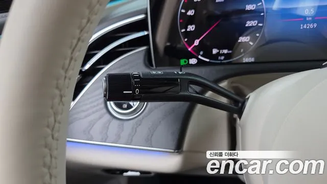 Mercedes-Benz E-Class — Фото автомобиля 20