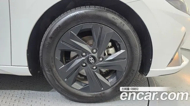 Hyundai AVANTE Avante (CN7) — Фото автомобиля 21