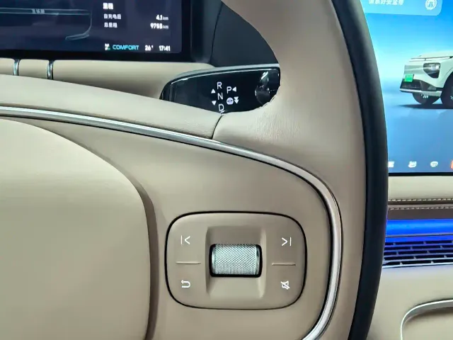 Xpeng G9 — Фото автомобиля 8