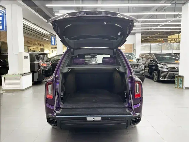 Rolls-Royce Cullinan — Фото автомобиля 16