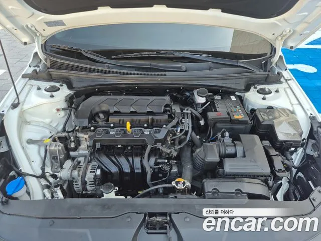 Hyundai Avante CN7 — Фото автомобиля 5