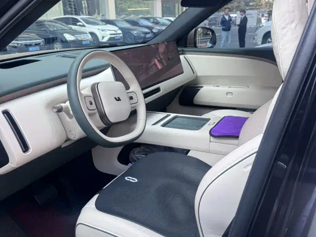 Li Auto L9 — Фото автомобиля 4