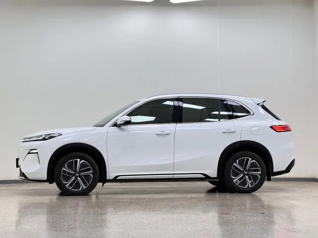Geely Galaxy Starship 7 EM-i — Фото автомобиля 4