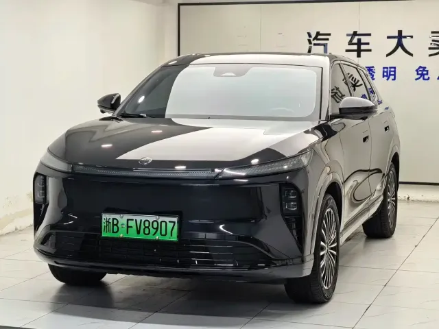 Фотография автомобиля — Dongfeng Aeolus L8