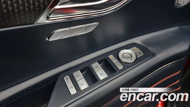 Genesis GV80 — Фото автомобиля 25