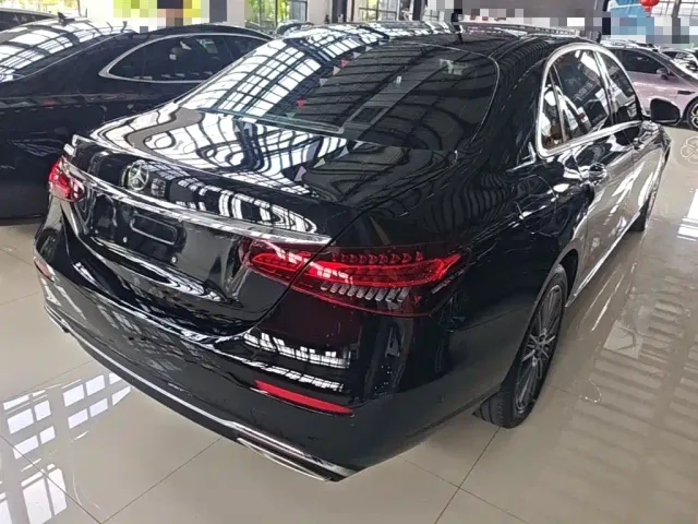 Mercedes-Benz E-Class — Фото автомобиля 6
