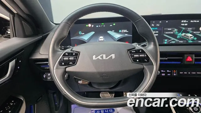 Kia EV6 — Фото автомобиля 13
