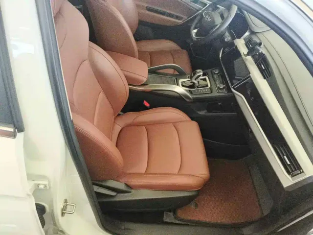 Geely Boyue — Фото автомобиля 13