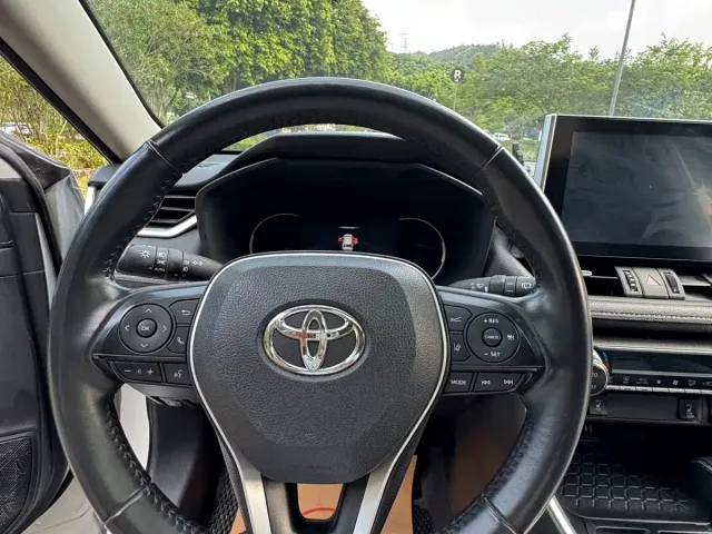 Toyota RAV4 — Фото автомобиля 19