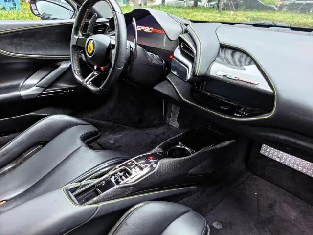 Ferrari SF90 — Фото автомобиля 9