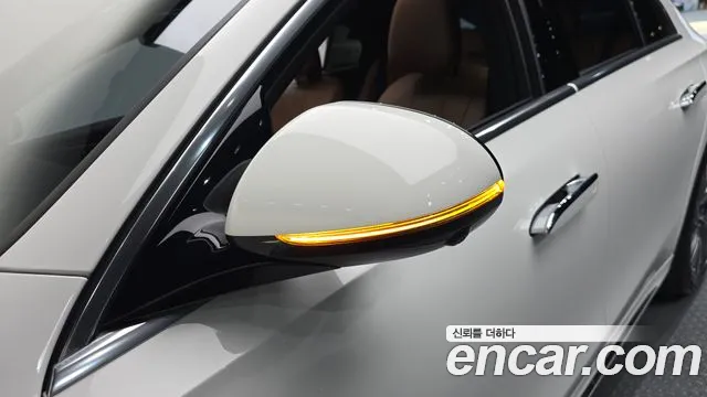 Mercedes-Benz E-Class — Фото автомобиля 27
