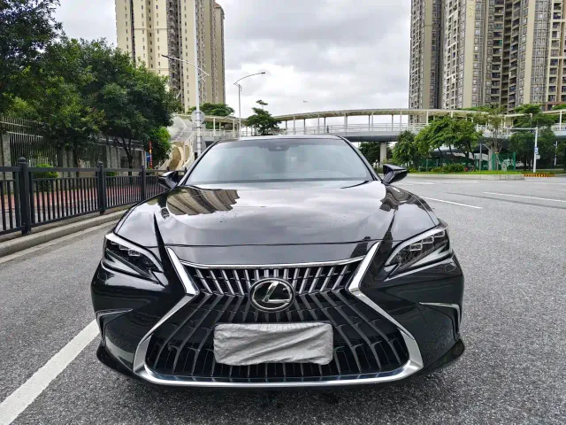 Lexus ES — Фото автомобиля 5